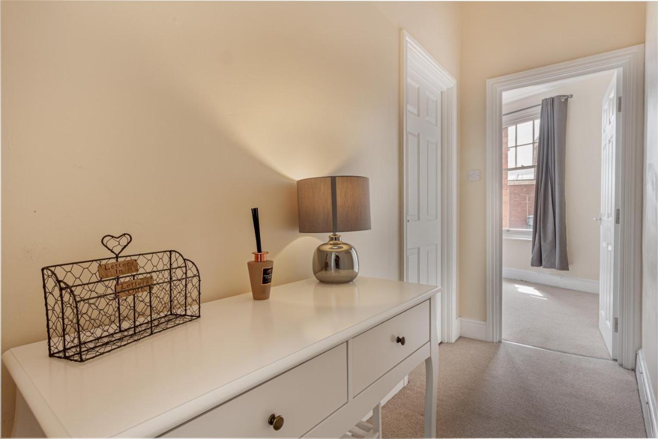 Guest Homes - Trinity Apartment Вустер Экстерьер фото